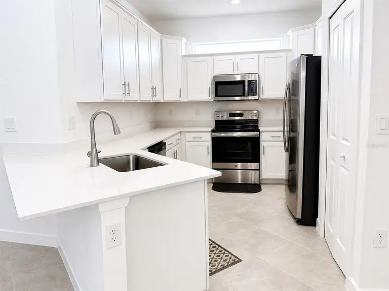 8125 SHORE LAKE DR — photo 4