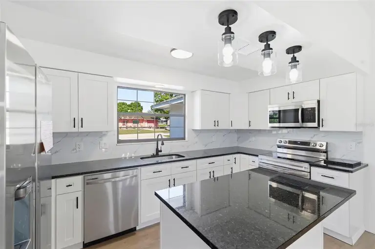 7457 GALLOWAY RD — photo 3