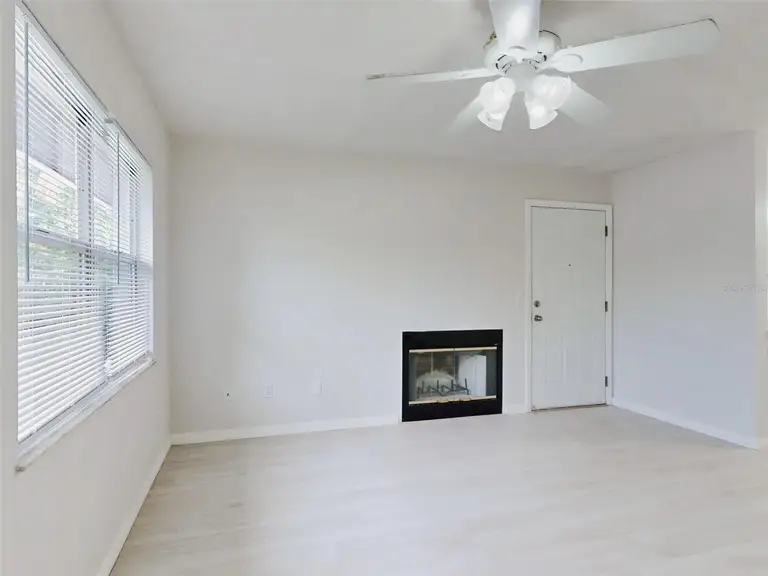 111 VALENCIA DR — photo 4