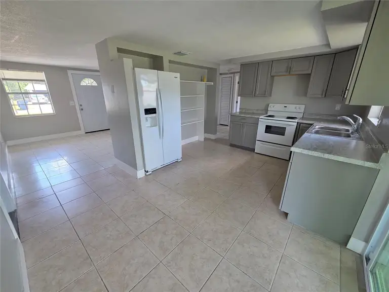 4616 IRENE LOOP — photo 2