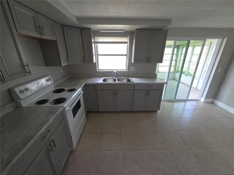 4616 IRENE LOOP — photo 3