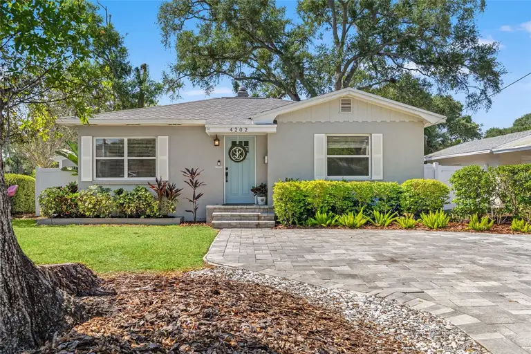 4202 W PALMIRA AVE — photo 2