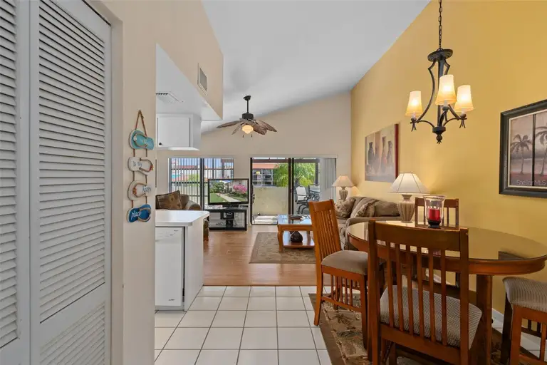 2571 CYPRUS DR #1-201 — photo 2