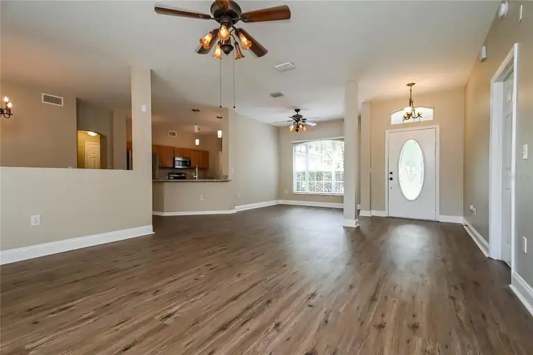 2221 MOUNTAIN MEADOW WAY — photo 2