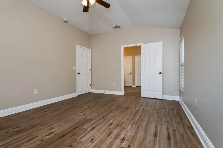2221 MOUNTAIN MEADOW WAY — photo 4