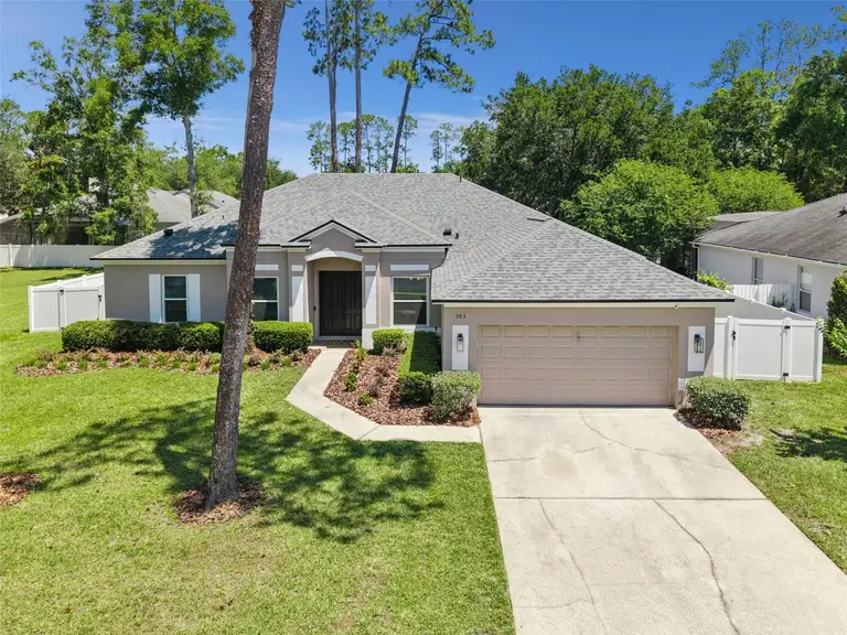 303 PINESTRAW CIR — photo 3