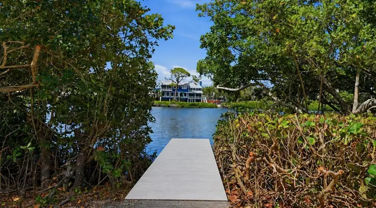 7723 SANDERLING RD — photo 4