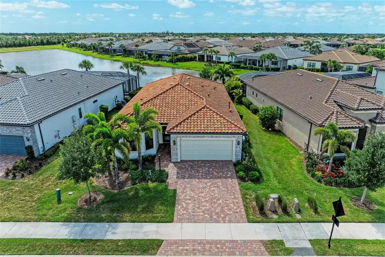 7412 SUMMERLAND CV