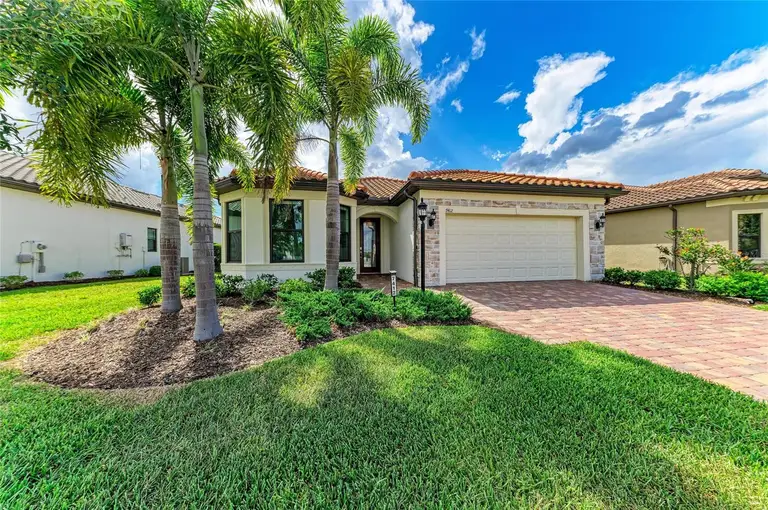 7412 SUMMERLAND CV — photo 4