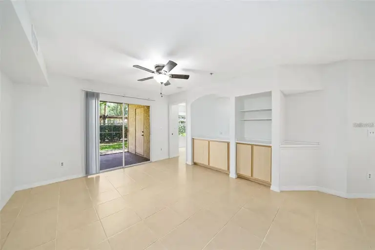 823 CAMARGO WAY #104 — photo 5