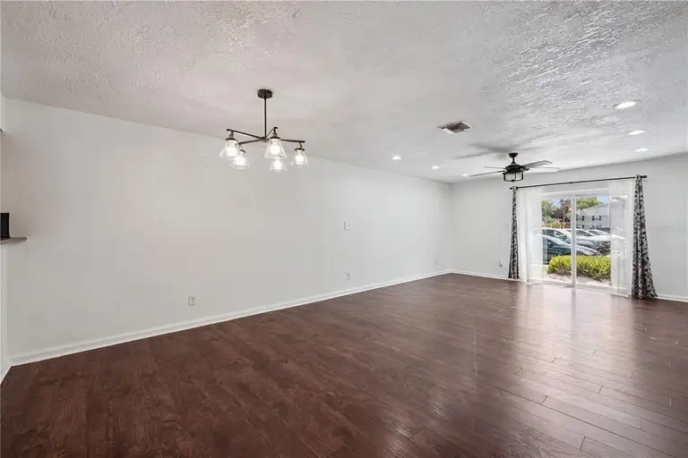 193 LEWFIELD CIR — photo 4