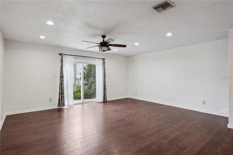 193 LEWFIELD CIR — photo 5