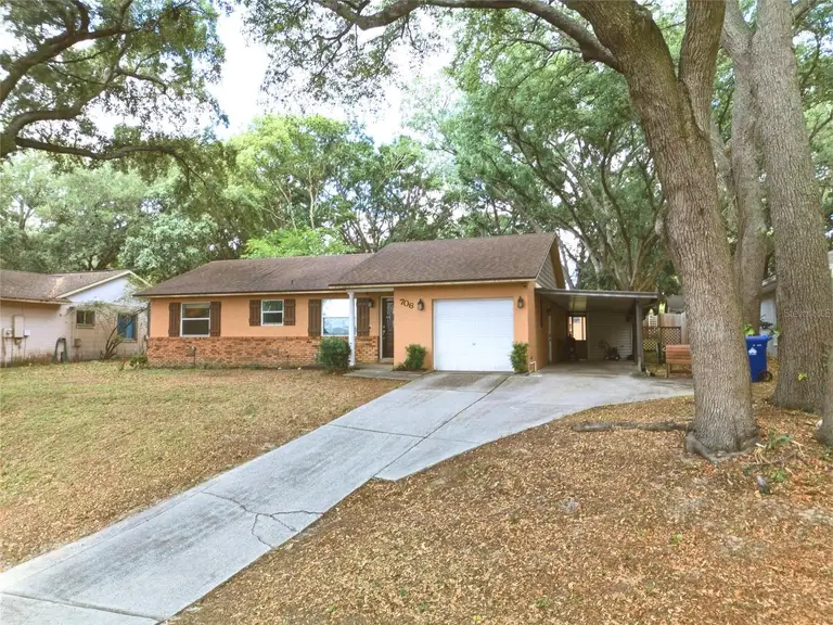 706 LAKEVIEW DR — photo 2