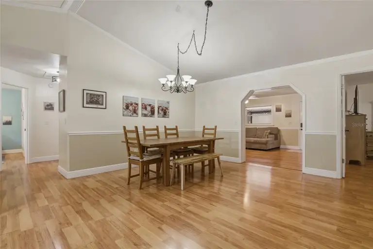 706 LAKEVIEW DR — photo 4