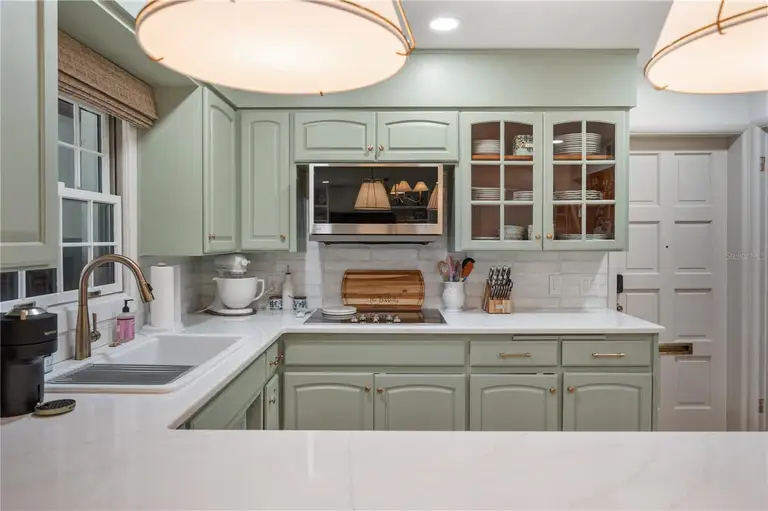 2718 BERKELEY AVE — photo 5