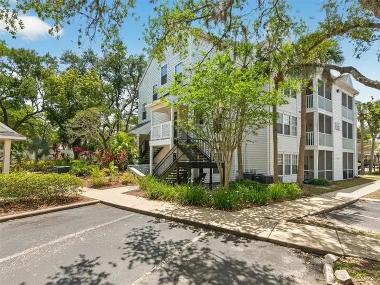 3305 HAVILAND CT #301 — photo 2