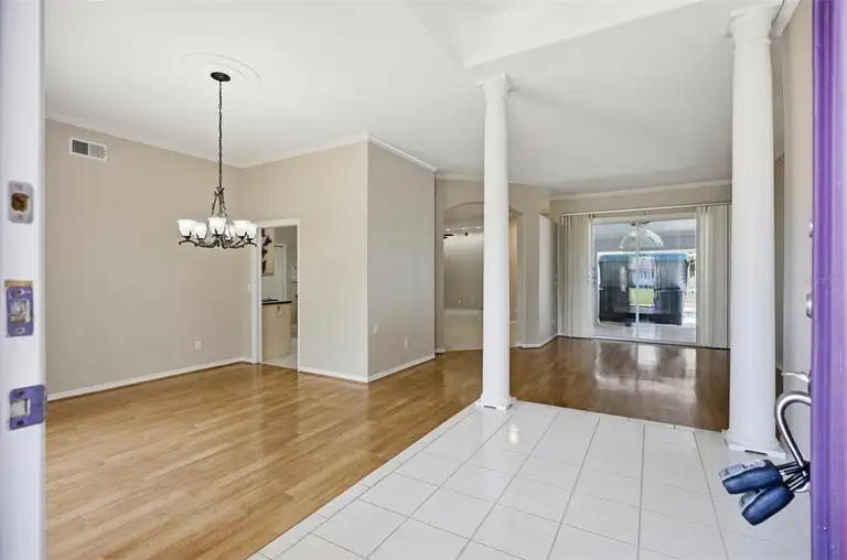 20 WOODFORD LN — photo 4