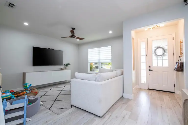 11861 VERMILLION AVE — photo 5