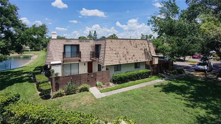15206 W POND WOODS DR — photo 2