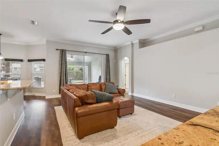 242 BLUE WATER ST — photo 4