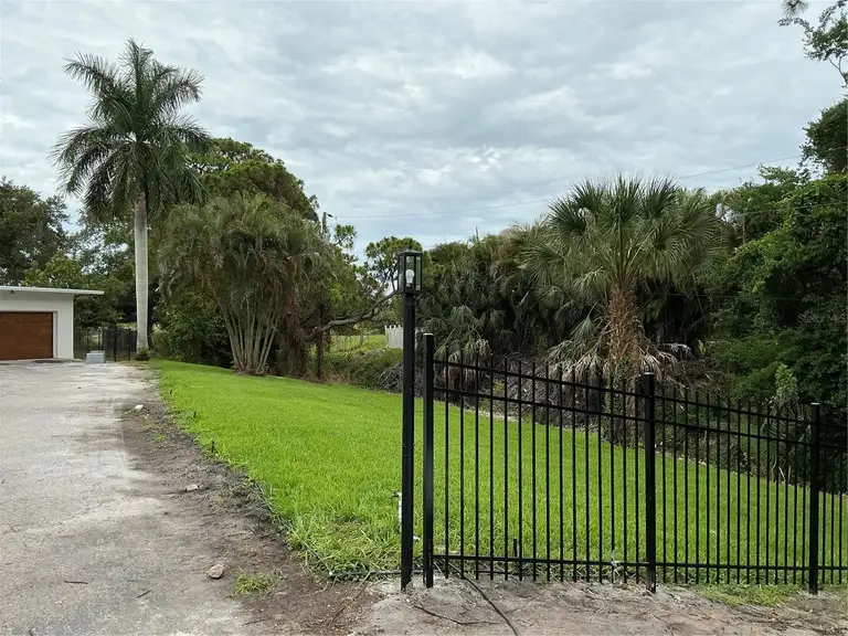 502 MAGELLAN DR — photo 4