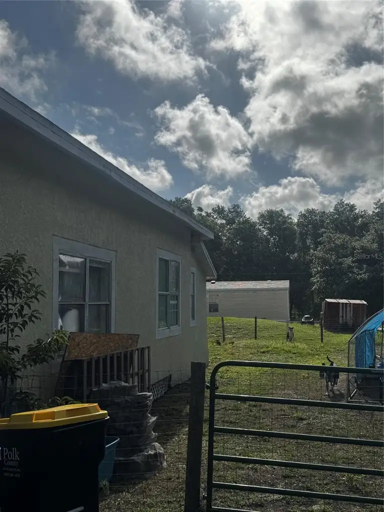 7001 COLUMBIA DR — photo 3