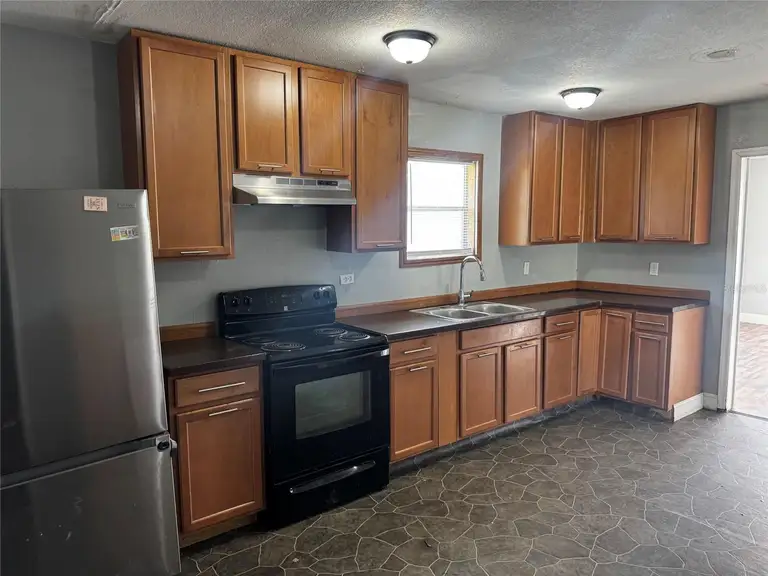 7001 COLUMBIA DR — photo 4