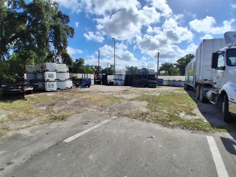7001 CAUSEWAY BLVD — photo 5