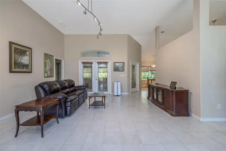 6 FAIRHILL LN — photo 4