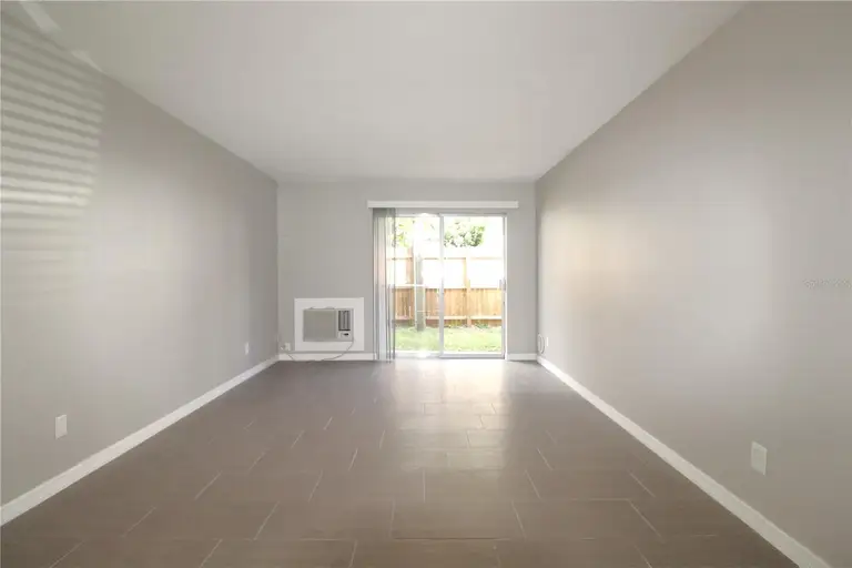 3001 BEE RIDGE RD #121 — photo 4