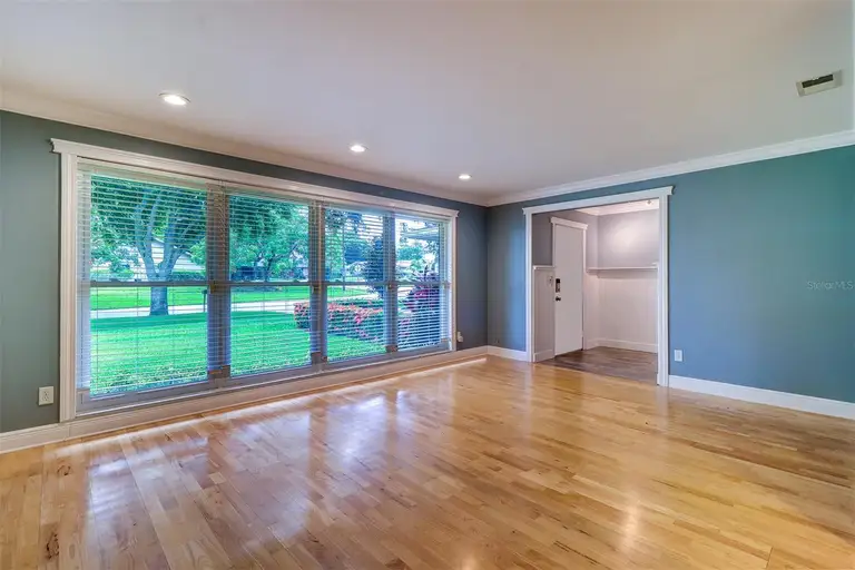 2958 MEADOW WOOD DR — photo 5