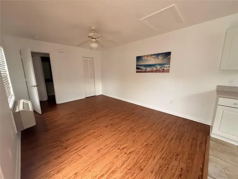 527 CARIBBEAN DR #B — photo 3