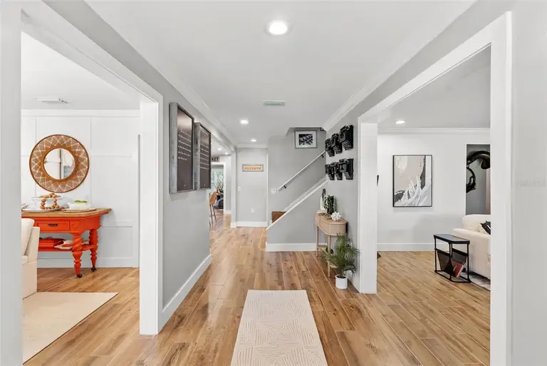 1511 S SHERIDAN FOREST DR — photo 4