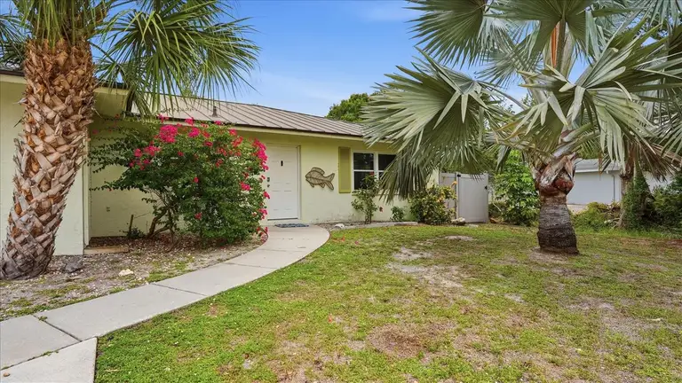 6233 ROCKEFELLER AVE — photo 3