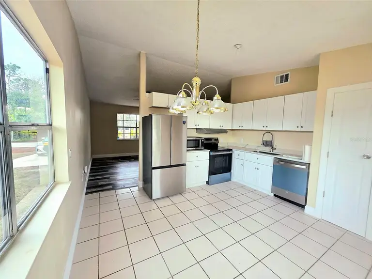 12091 CROSSGATE AVE — photo 2