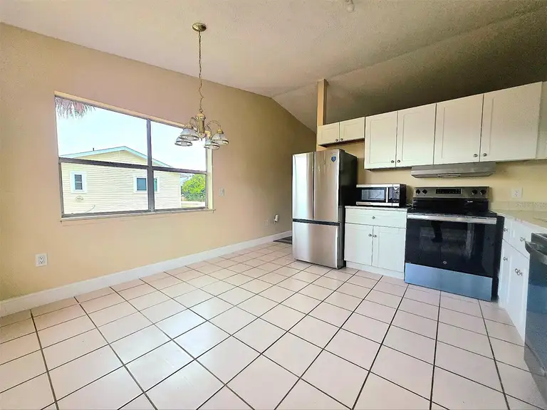 12091 CROSSGATE AVE — photo 3