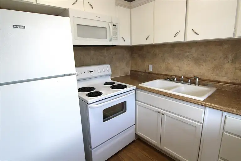 3001 BEE RIDGE RD #117 — photo 2