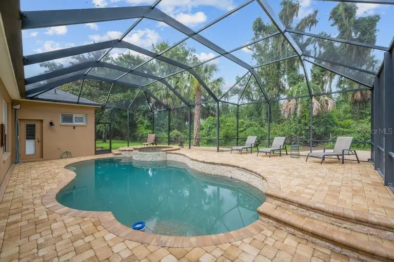 6122 KESTRELPARK DR — photo 3