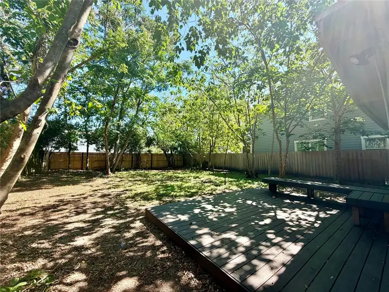 2619 E WASHINGTON ST — photo 2