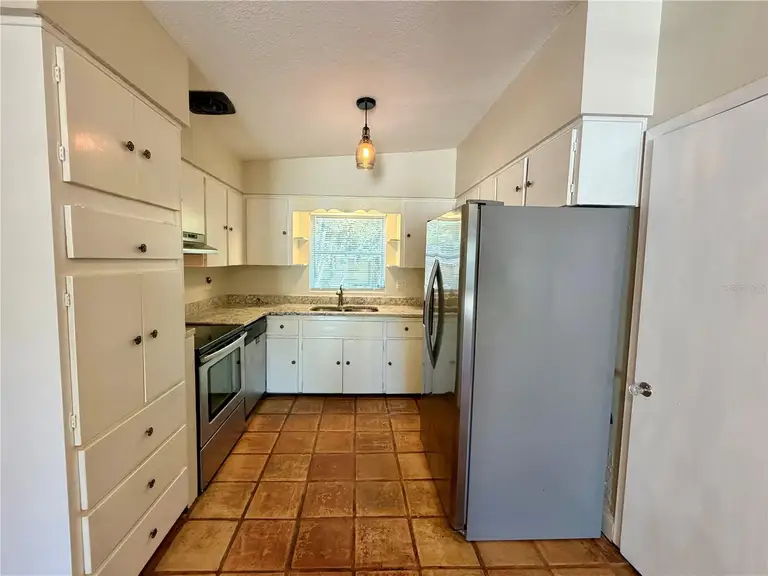 2619 E WASHINGTON ST — photo 3