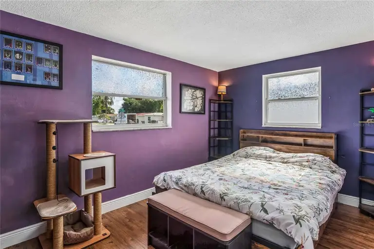 7024 FOX HOLLOW DR — photo 4