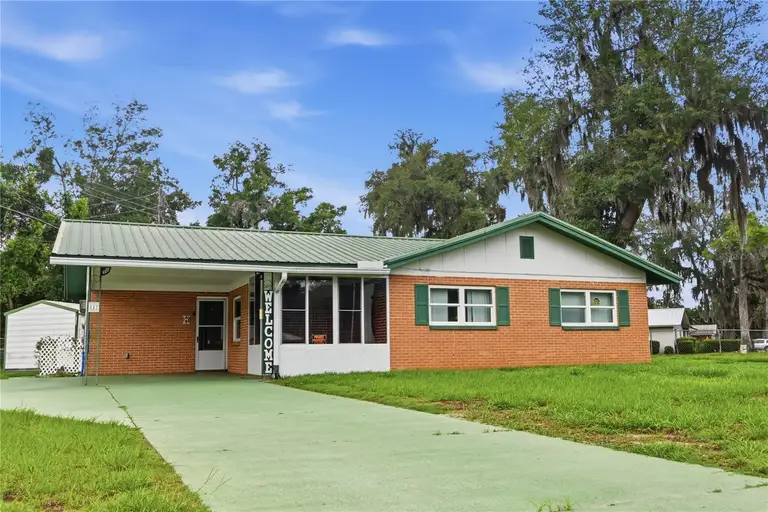 547 SE OLUSTEE AVE