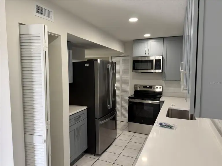 238 CHANDLER ST #203 — photo 3
