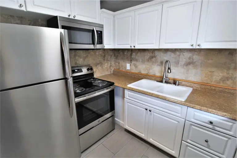 3001 BEE RIDGE RD #113 — photo 2