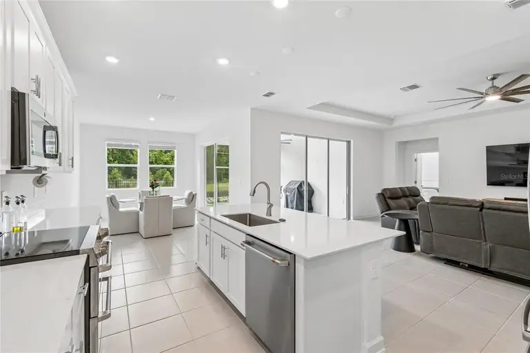 5352 DAGENHAM DR — photo 4