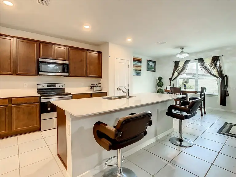 30344 MARQUETTE AVE — photo 2