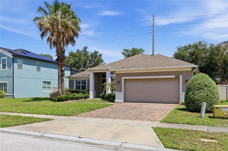 3316 MCCORMICK WOODS DR — photo 2
