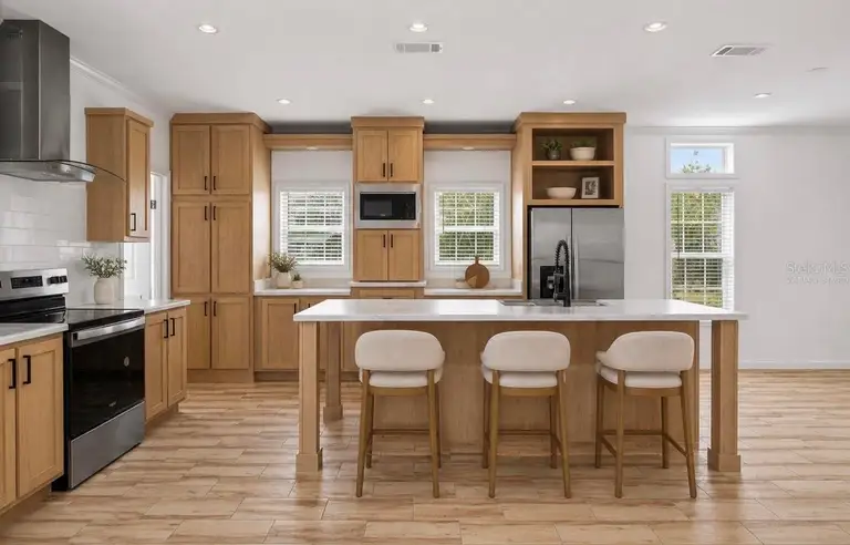 8388 DALEWOOD DR — photo 2