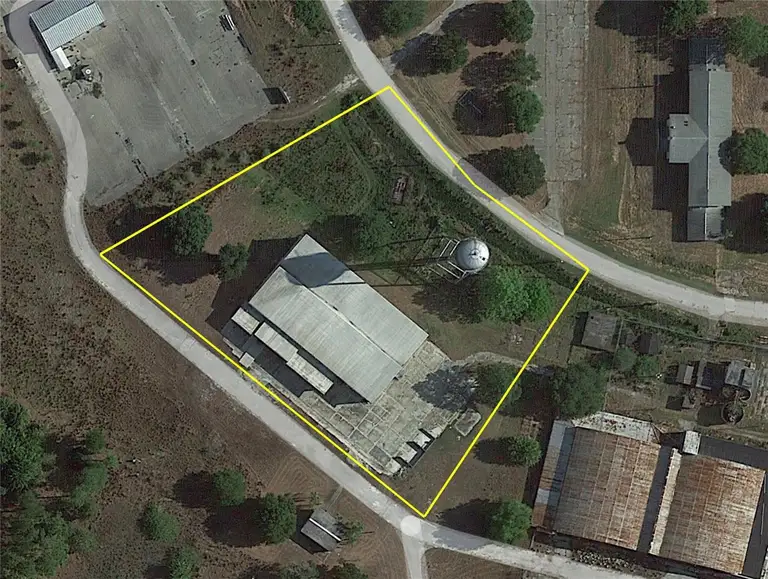 5000 SE HWY 31 #W