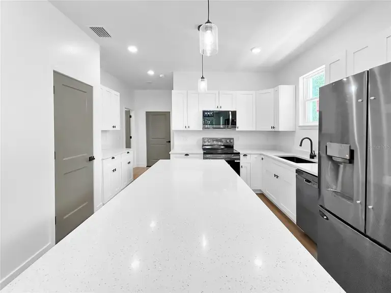 1010 HICKORY AVE — photo 3